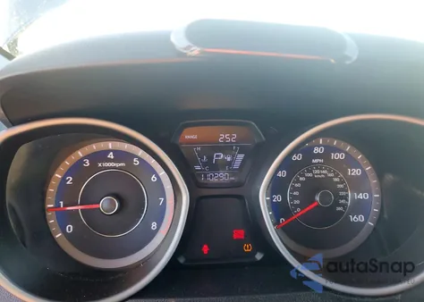 2016 Hyundai Elantra Se z USA, uszkodzony, nr VIN KMHDH4AE5GU625973